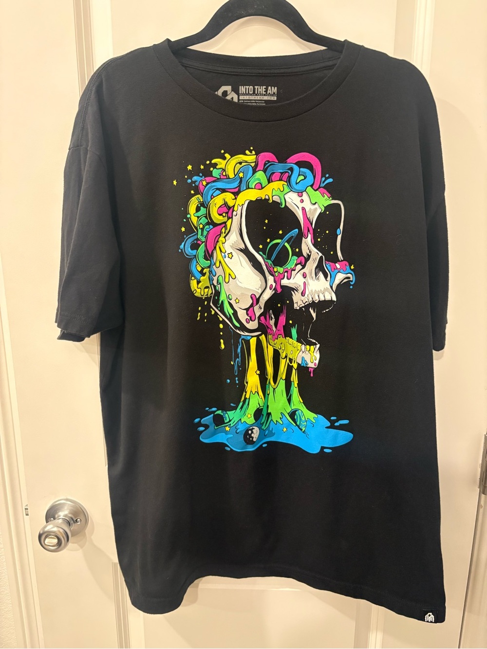 Into The AM Black Short-Sleeve Graphic Skull Tee